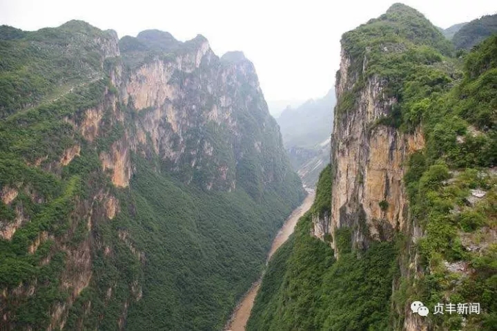 北盤江大峽谷。